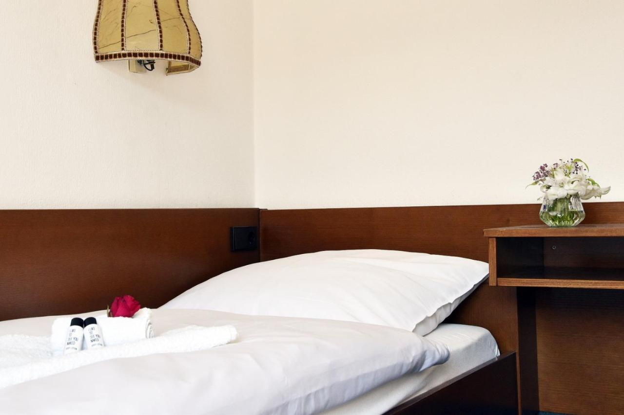 Hotel Goldene Rose Ebersbach an der Fils Dış mekan fotoğraf
