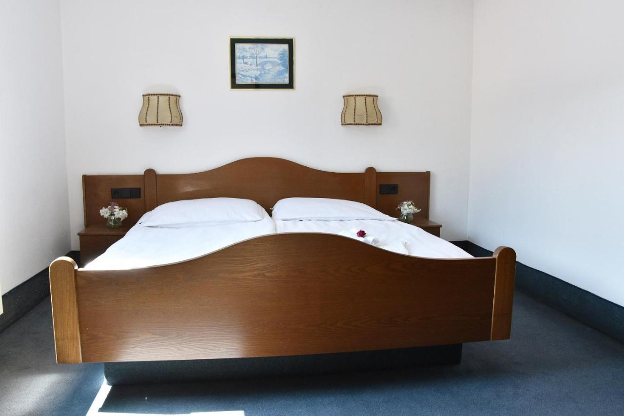Hotel Goldene Rose Ebersbach an der Fils Dış mekan fotoğraf