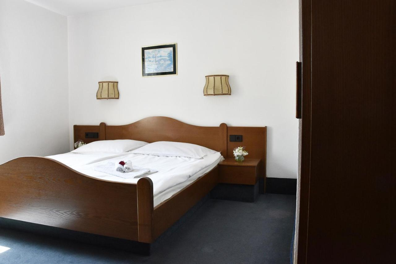 Hotel Goldene Rose Ebersbach an der Fils Dış mekan fotoğraf