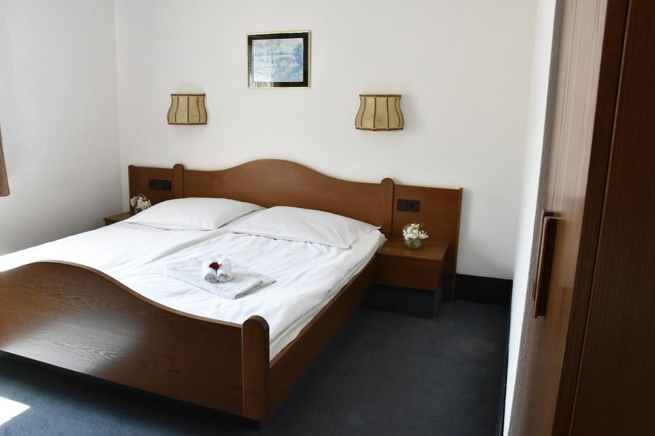 Hotel Goldene Rose Ebersbach an der Fils Dış mekan fotoğraf