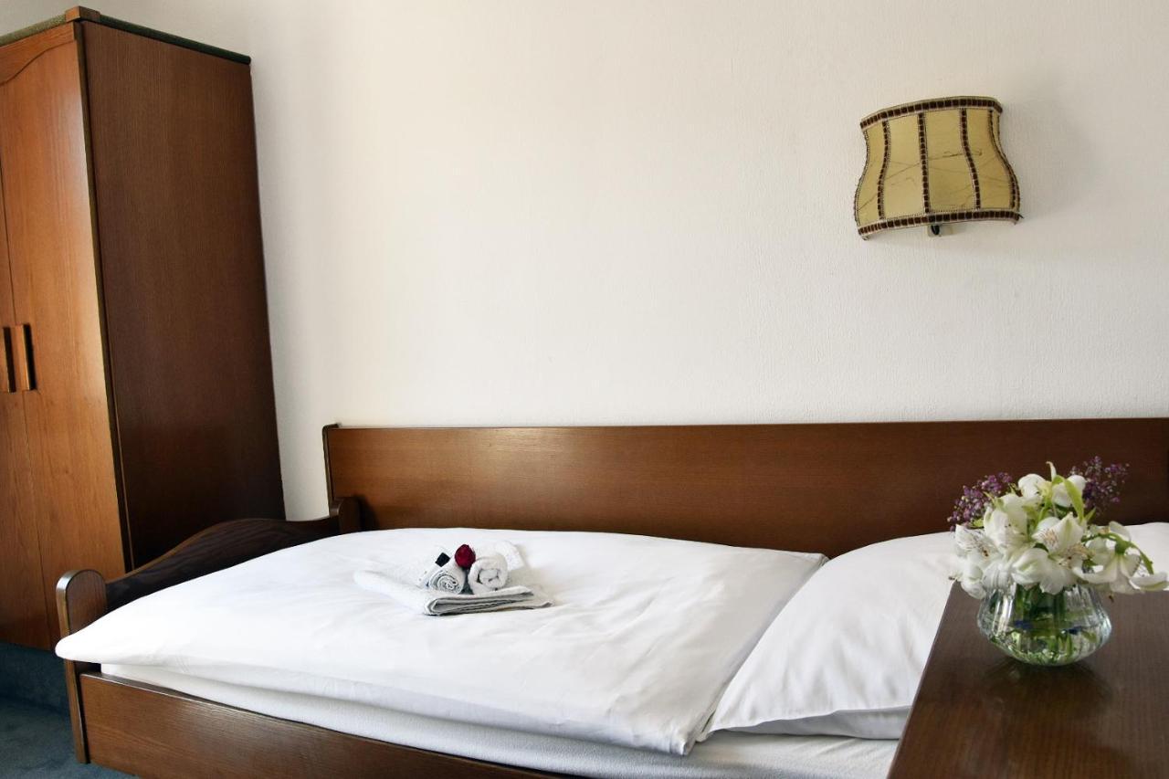 Hotel Goldene Rose Ebersbach an der Fils Dış mekan fotoğraf