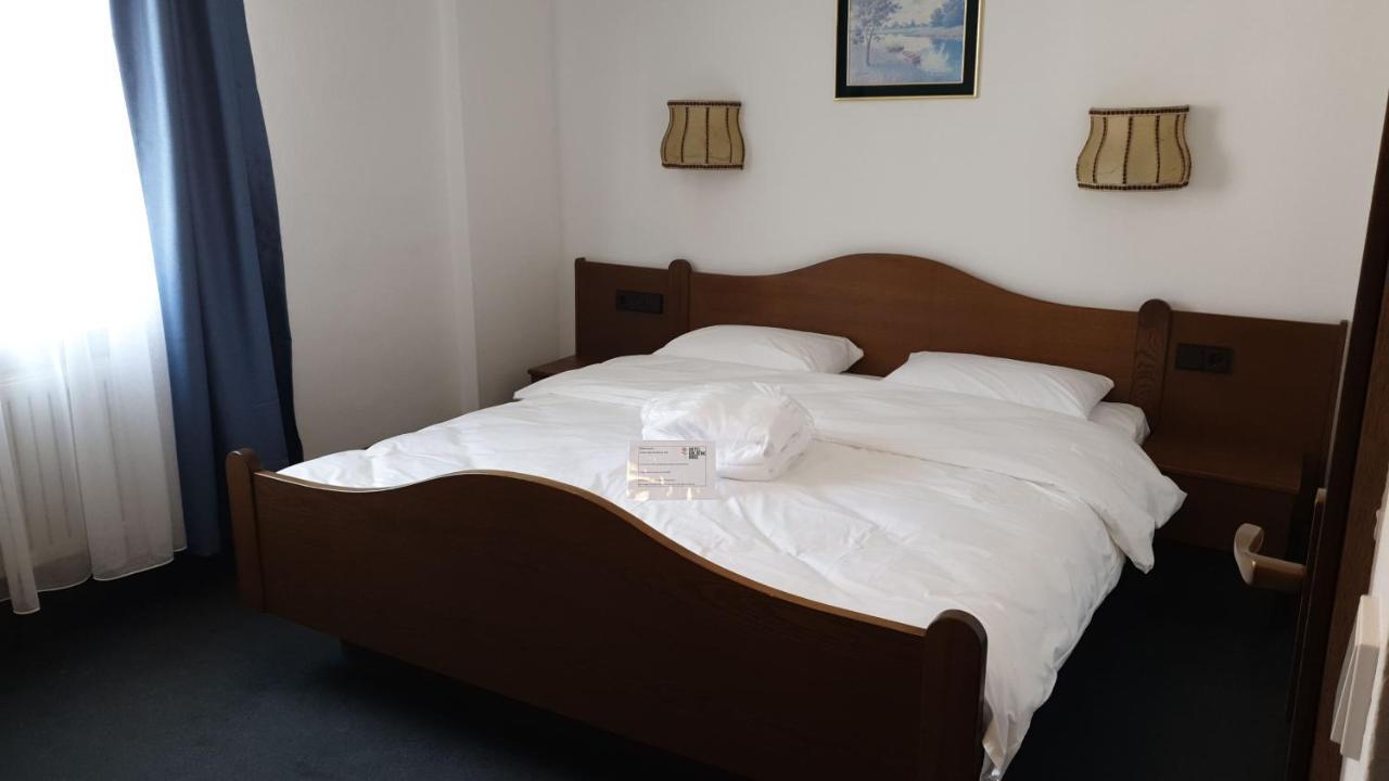Hotel Goldene Rose Ebersbach an der Fils Dış mekan fotoğraf