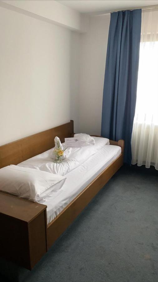 Hotel Goldene Rose Ebersbach an der Fils Dış mekan fotoğraf